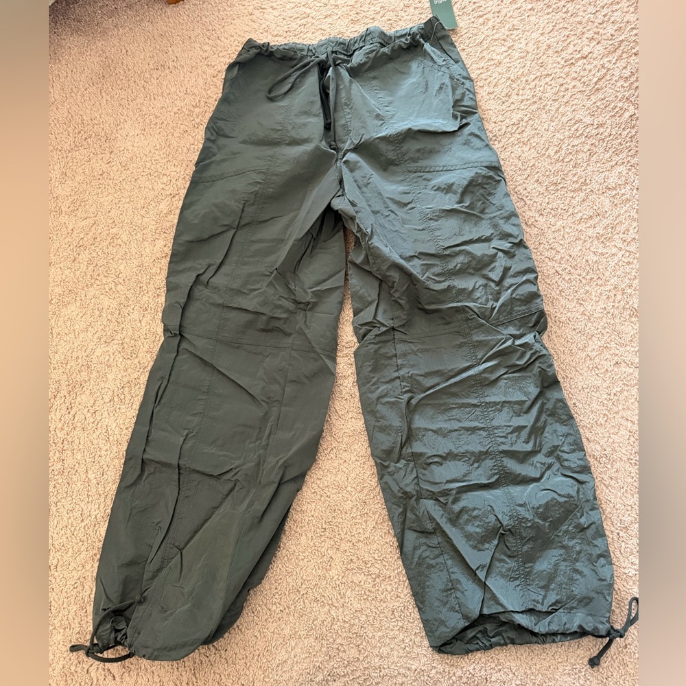 Parachute pants- grey